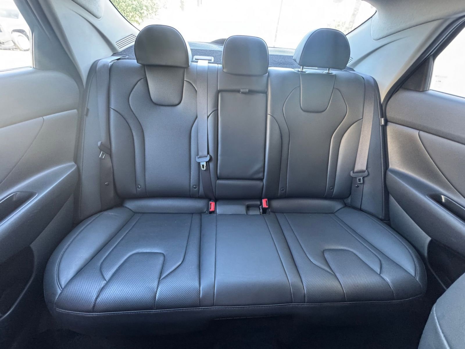 Used 2025 Hyundai Elantra Limited image 41