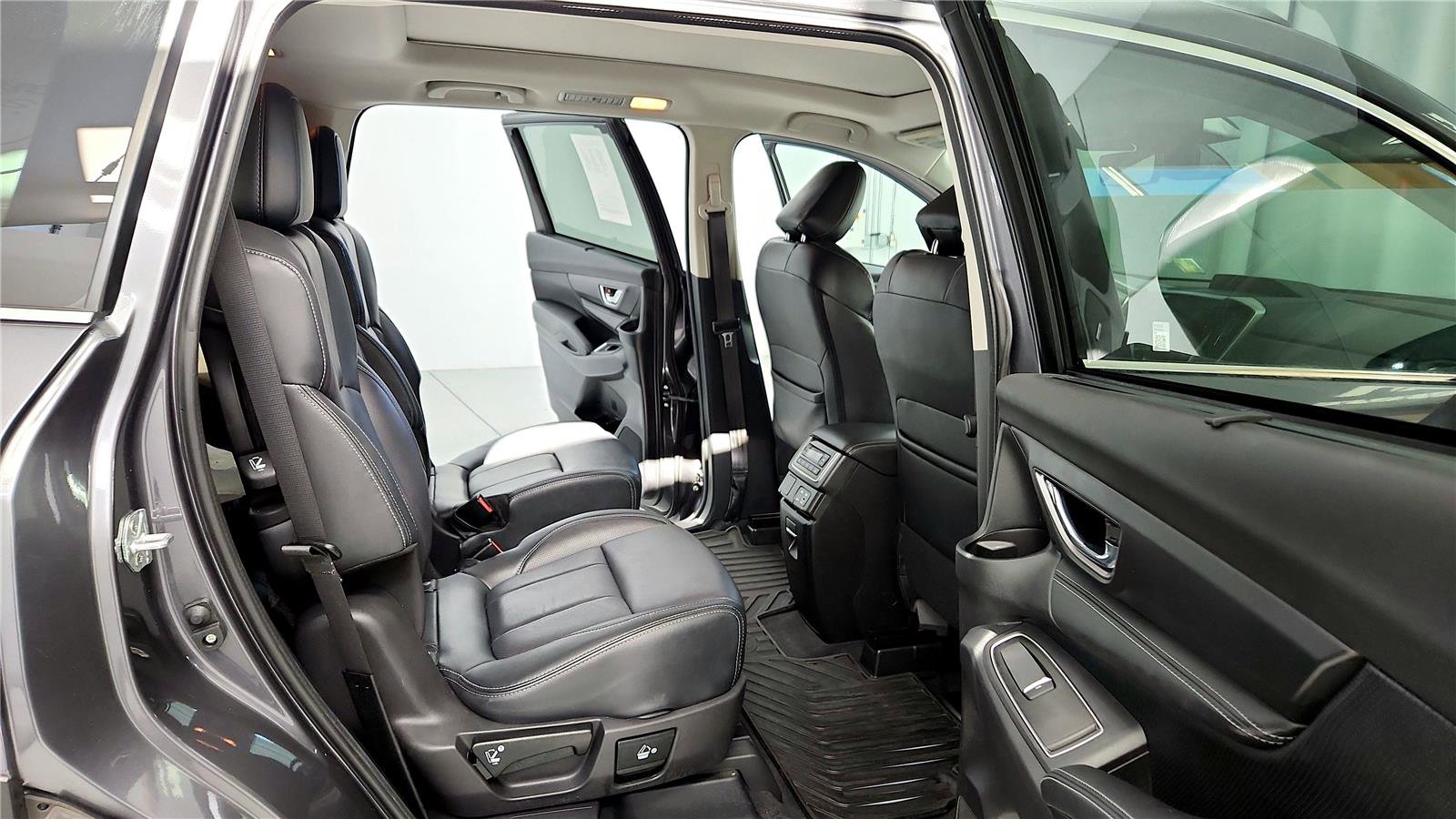 Used 2023 Subaru Ascent Limited w/ Technology Package image 18