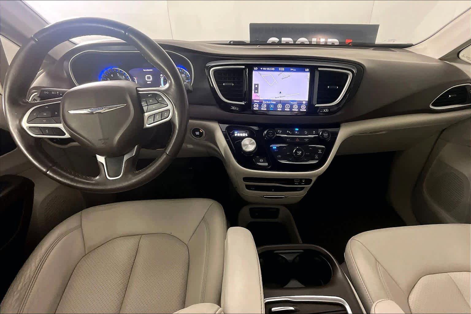 Used 2020 Chrysler Pacifica Touring-L Plus w/ Tire & Wheel Group FWD image 13