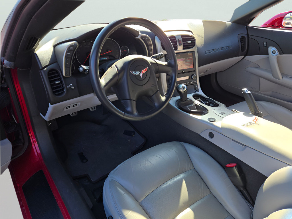 Used 2005 Chevrolet Corvette Convertible w/ Preferred Equipment Group RWD image 19
