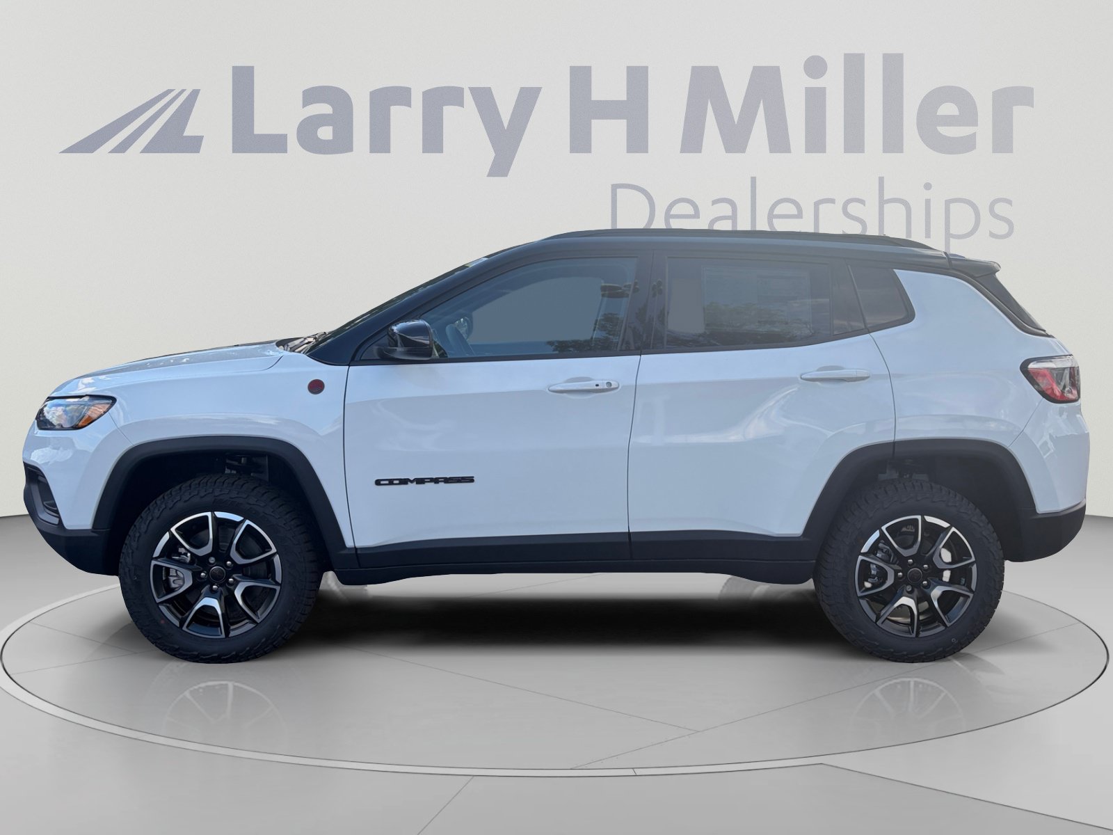 New 2026 Jeep Compass Trailhawk AWD/4WD image 2