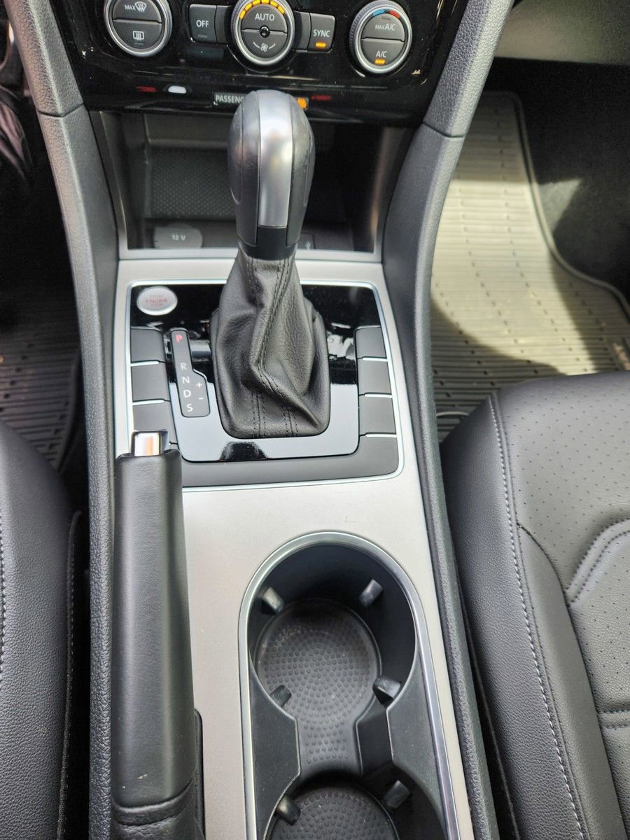 Used 2021 Volkswagen Passat 2.0T R-Line FWD image 16