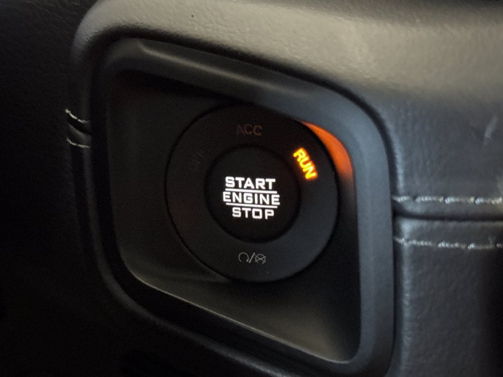 Used 2025 Jeep Wrangler Unlimited Sahara AWD/4WD image 21