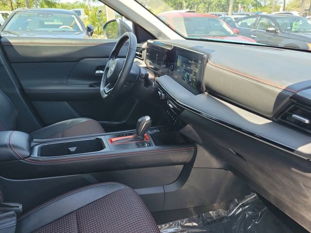 Used 2025 Nissan Kicks SR AWD/4WD image 32