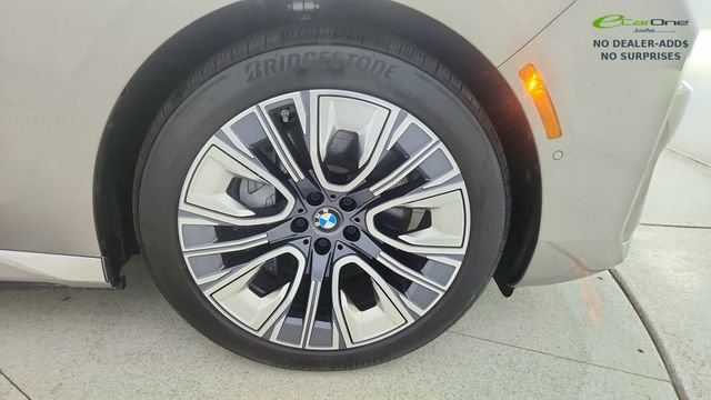 Used 2024 BMW i7 xDrive60 image 61