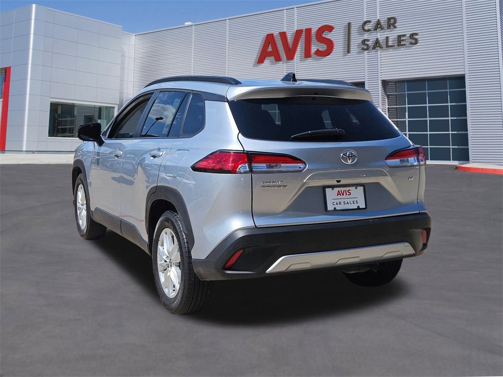 Used 2025 Toyota Corolla Cross LE image 9