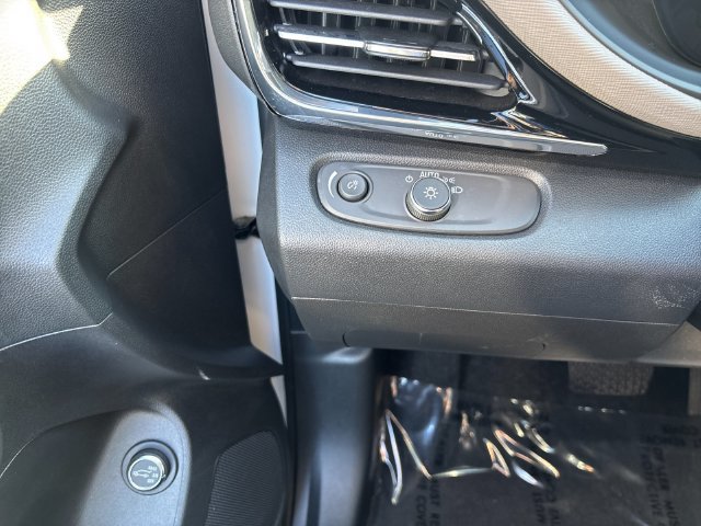 Used 2025 Buick Envista Avenir FWD image 30