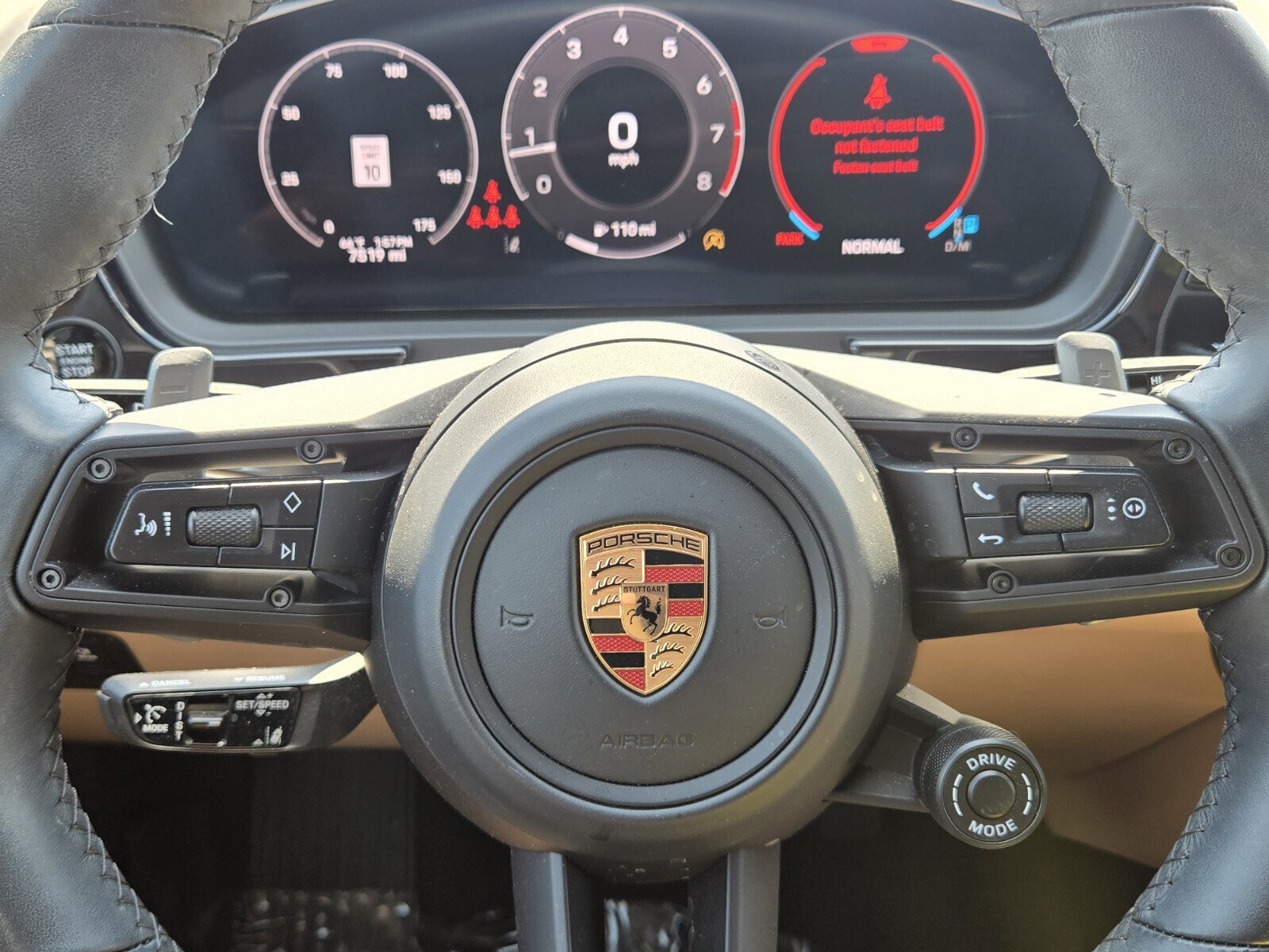 Used 2025 Porsche Cayenne Coupe image 24