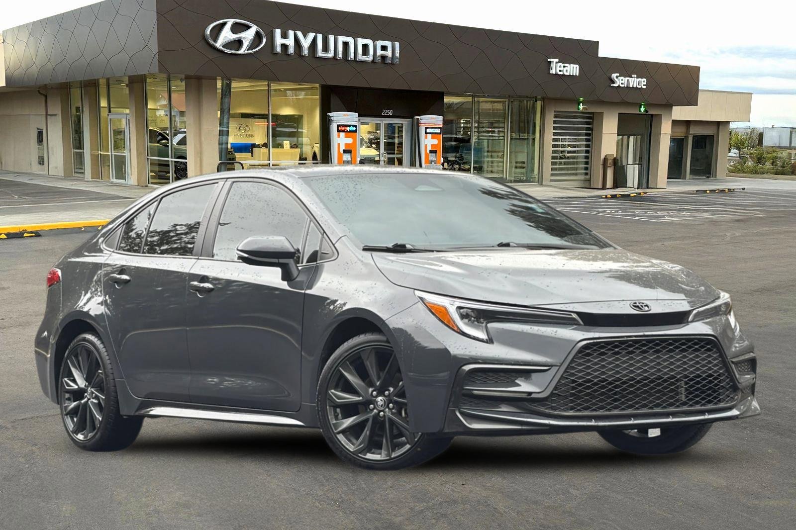 Used 2024 Toyota Corolla XSE image 2