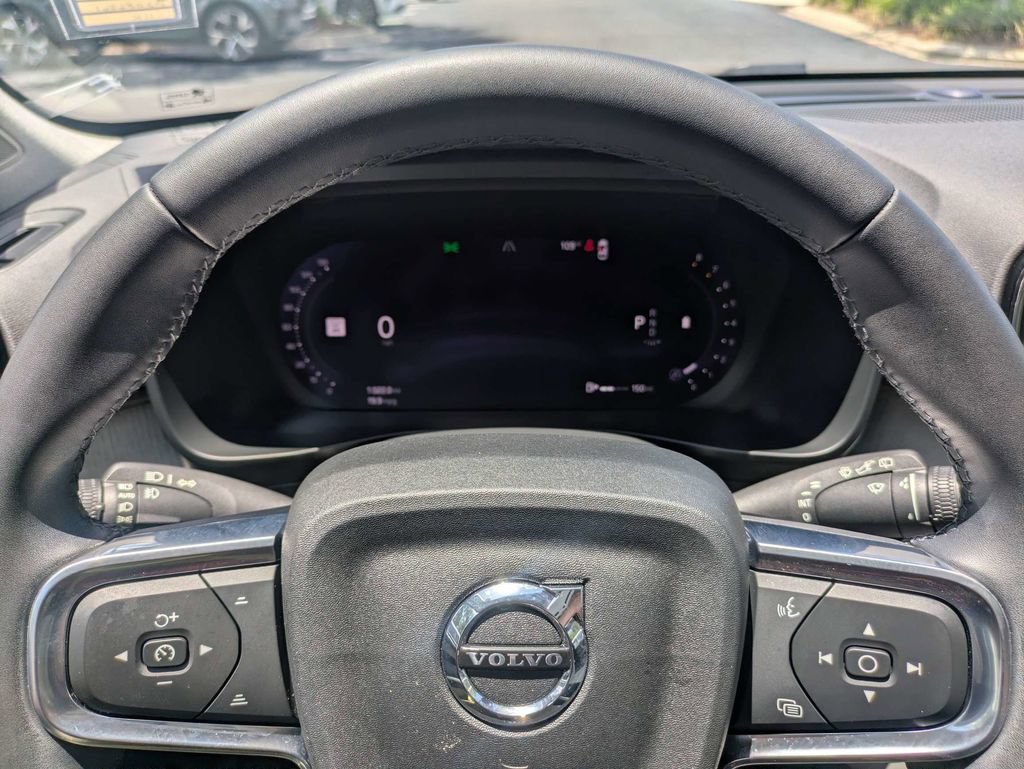 Certified 2023 Volvo XC40 B5 Plus w/ Protection Package Premier AWD/4WD image 36