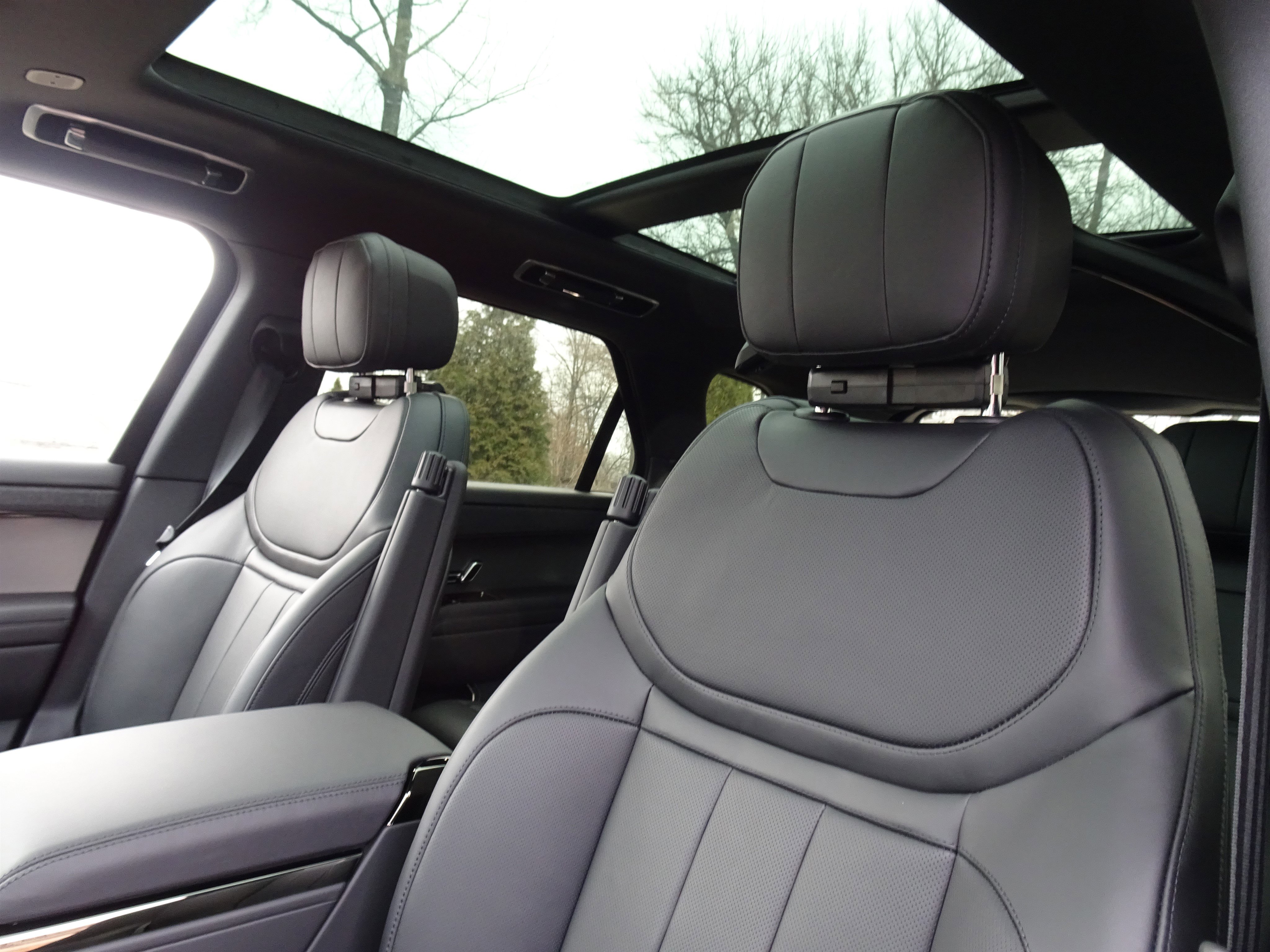New 2026 Land Rover Range Rover Sport SE AWD/4WD image 17