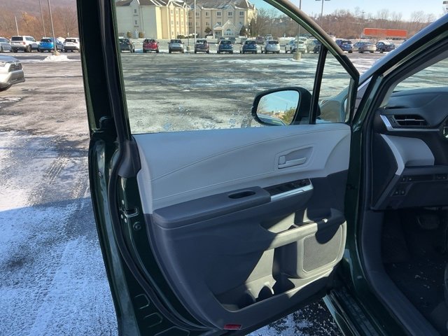 Used 2024 Toyota Sienna LE image 9