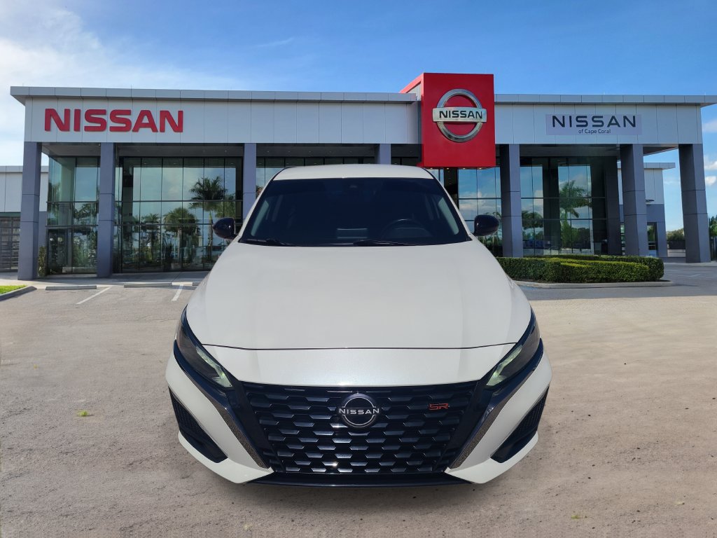 Used 2025 Nissan Altima 2.5 SR FWD image 6