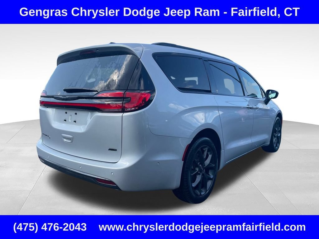 Certified 2024 Chrysler Pacifica Touring-L w/ S Appearance Package AWD/4WD image 7