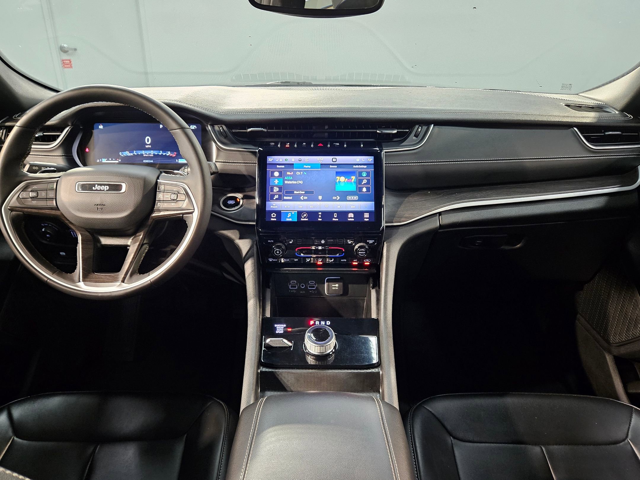 Used 2024 Jeep Grand Cherokee Limited image 10