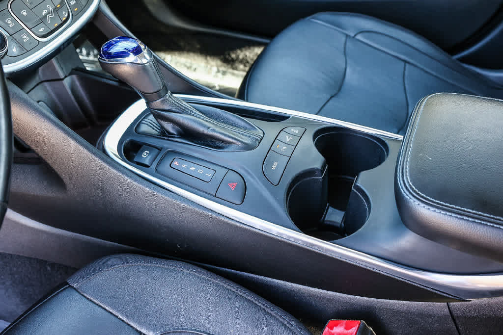 Used 2018 Chevrolet Volt Premier w/ Driver Confidence Package FWD image 21