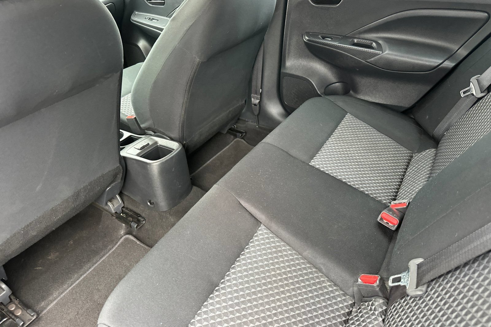 Used 2024 Nissan Versa S FWD image 13