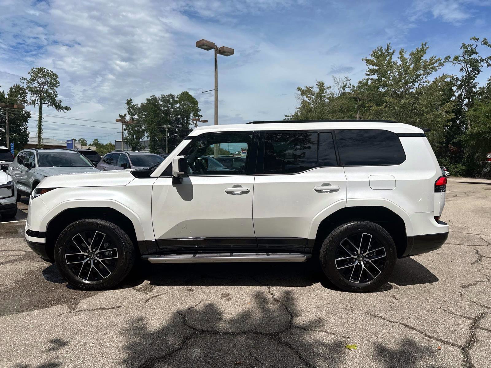 Used 2024 Lexus GX 550 image 6