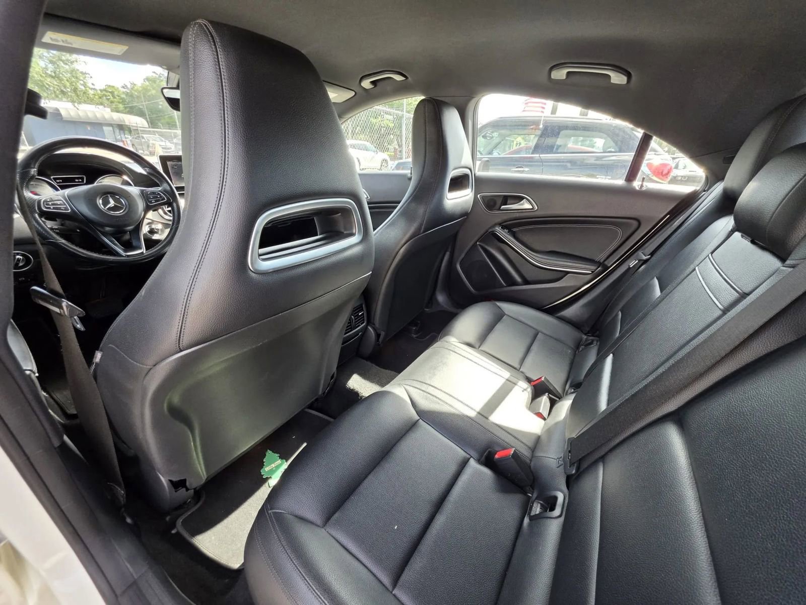 Used 2015 Mercedes-Benz CLA 250 image 9