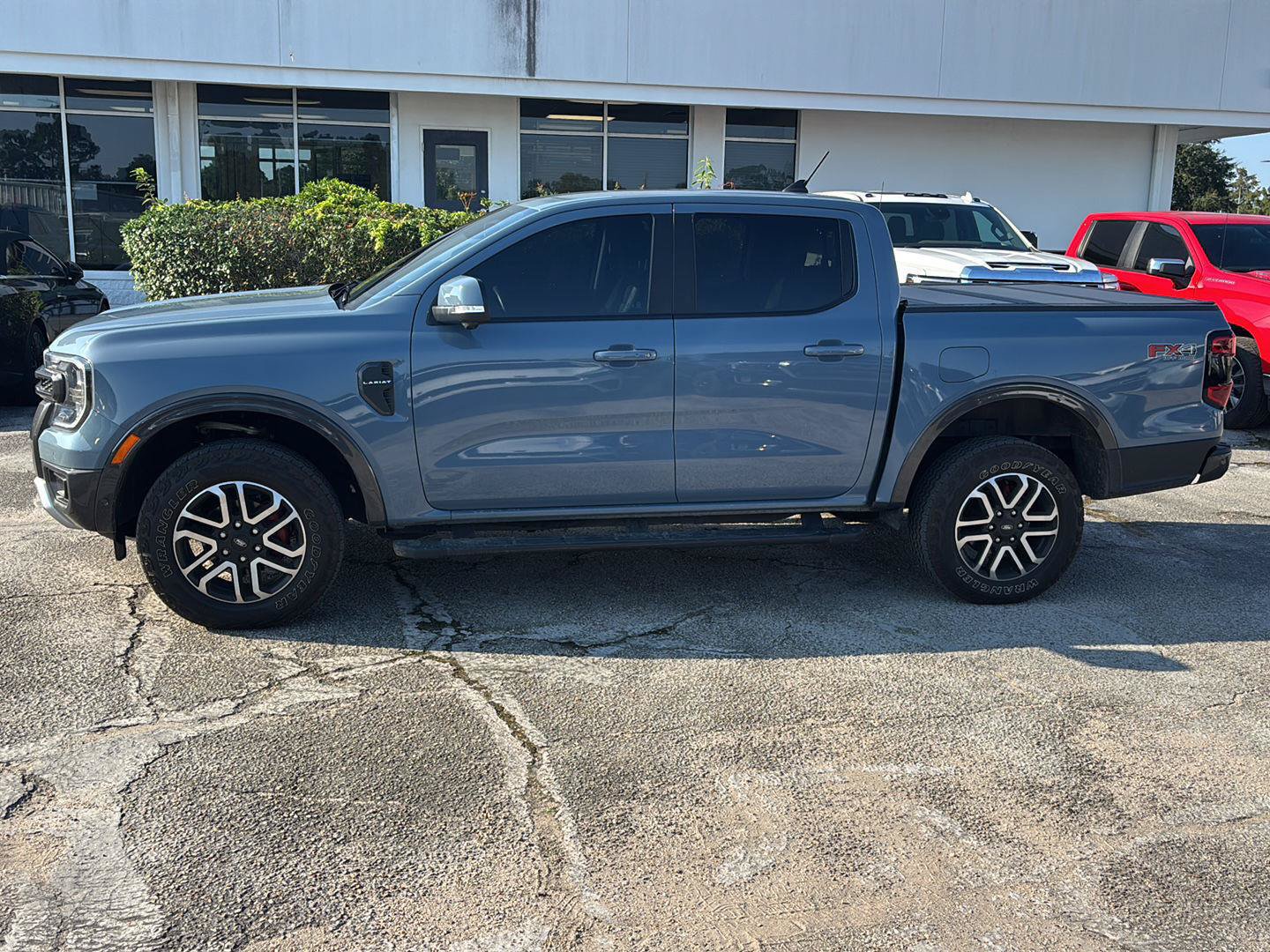Used 2024 Ford Ranger Lariat w/ FX4 Off-Road Package AWD/4WD image 4