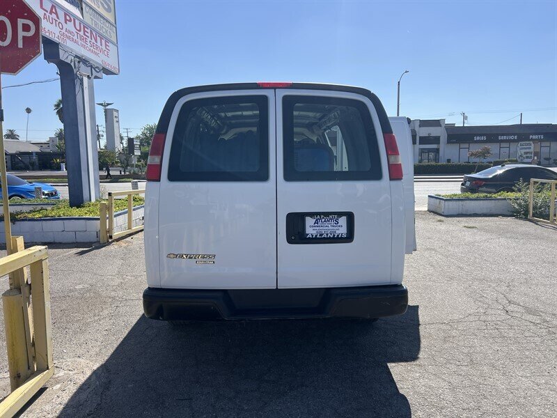 Used 2014 Chevrolet Express 2500 RWD image 6