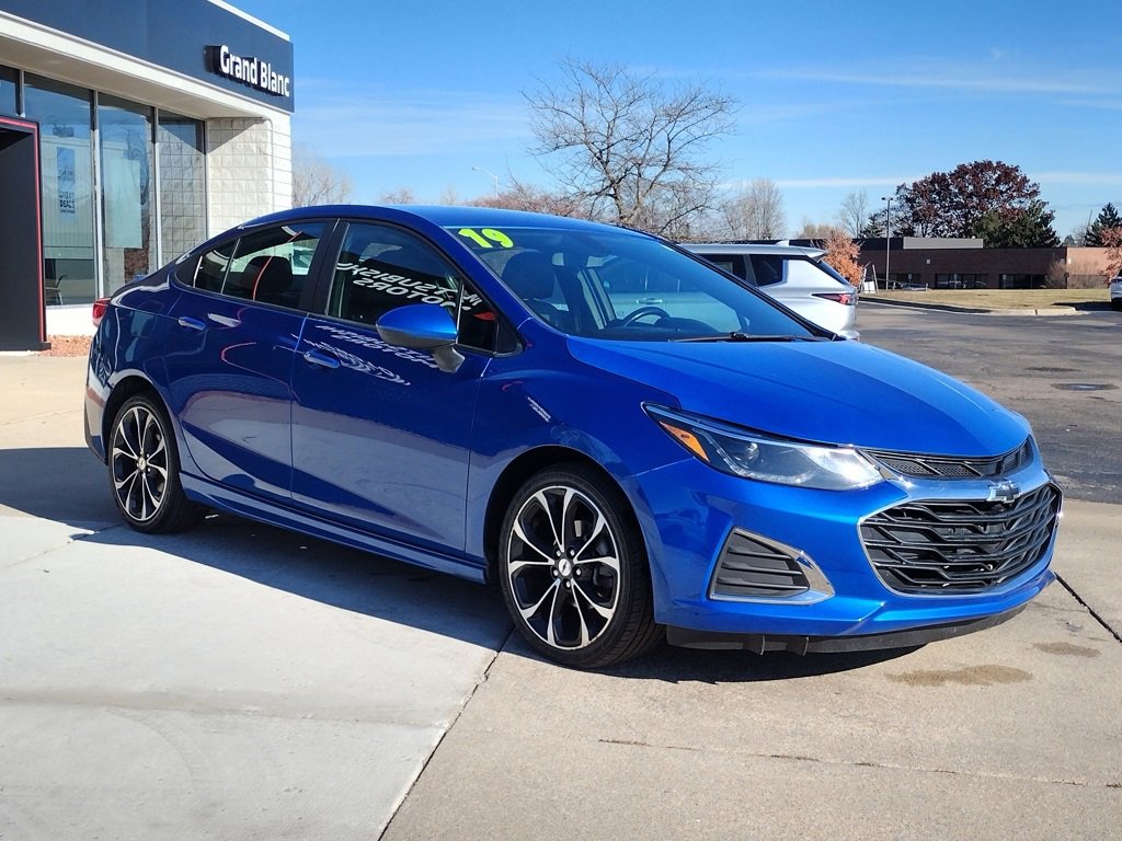 Used 2019 Chevrolet Cruze Premier image 11