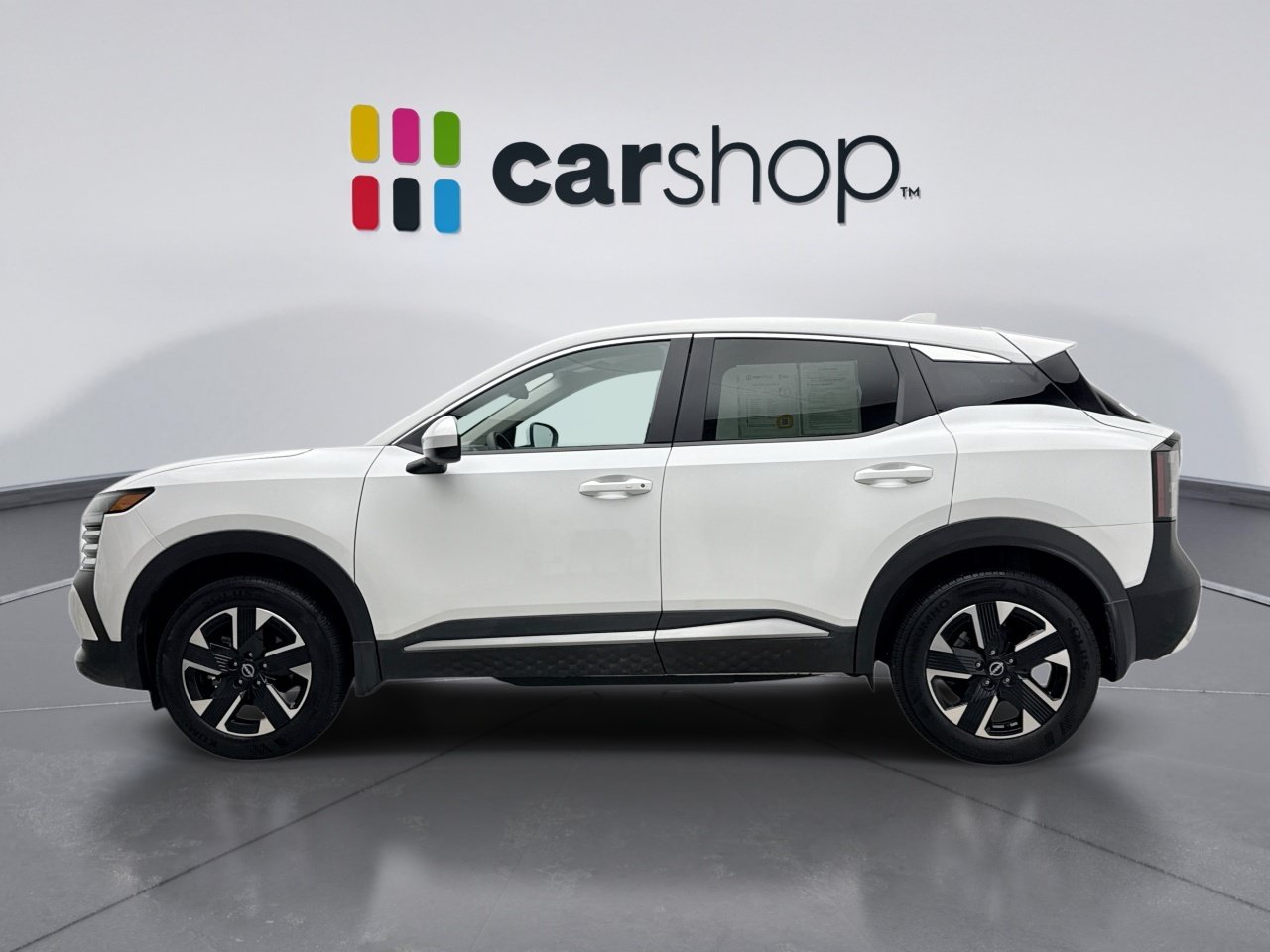 Used 2025 Nissan Kicks SV AWD/4WD image 2