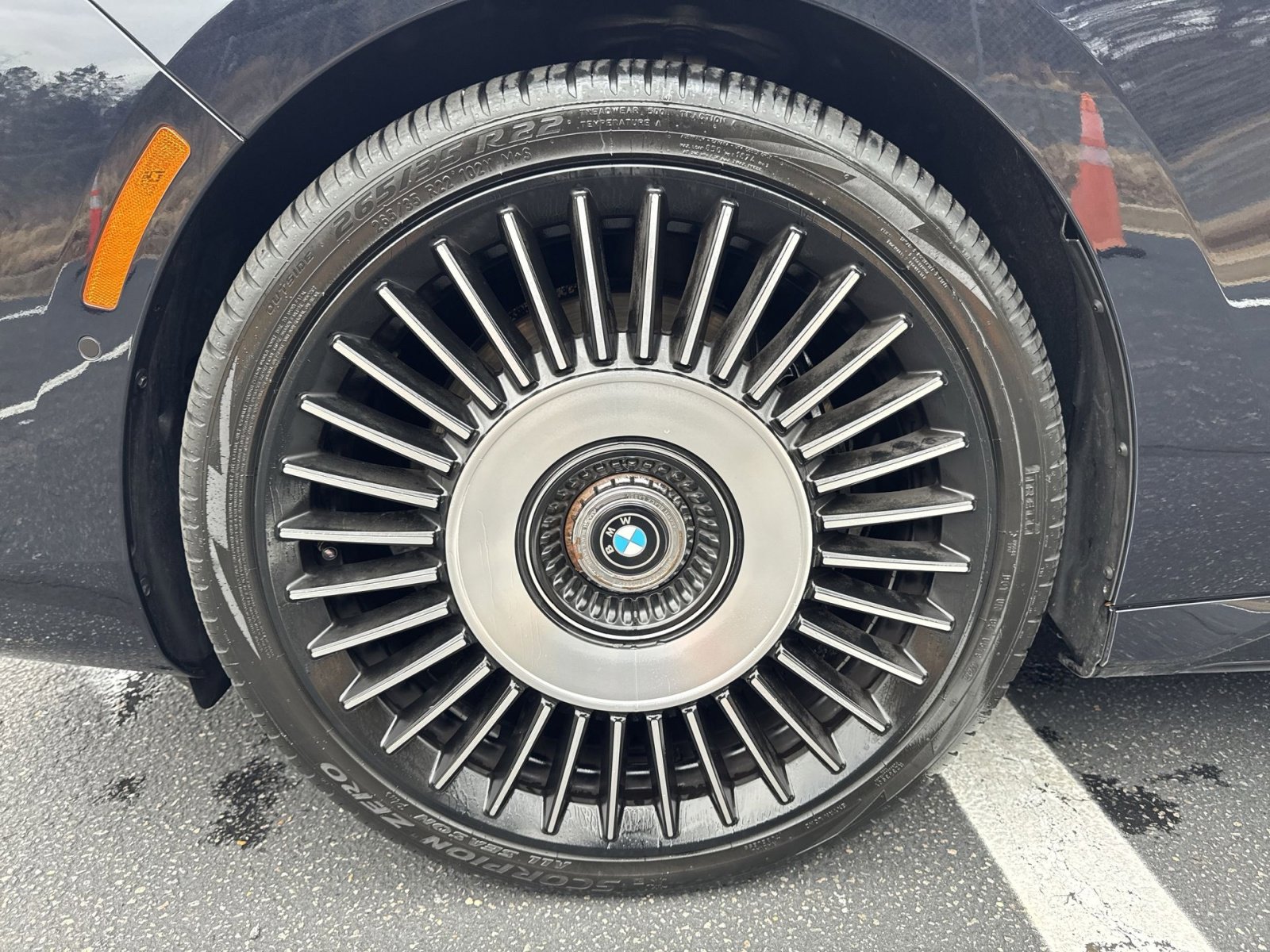 Used 2023 BMW 760i xDrive image 7