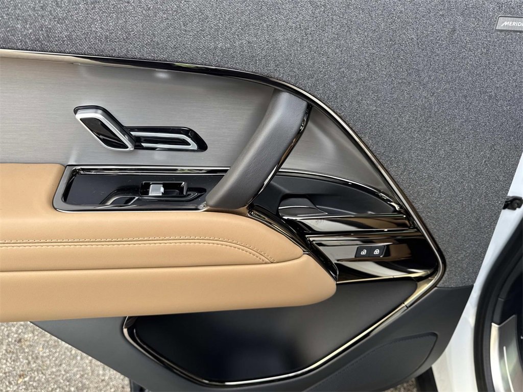 New 2026 Land Rover Range Rover Sport SE image 13