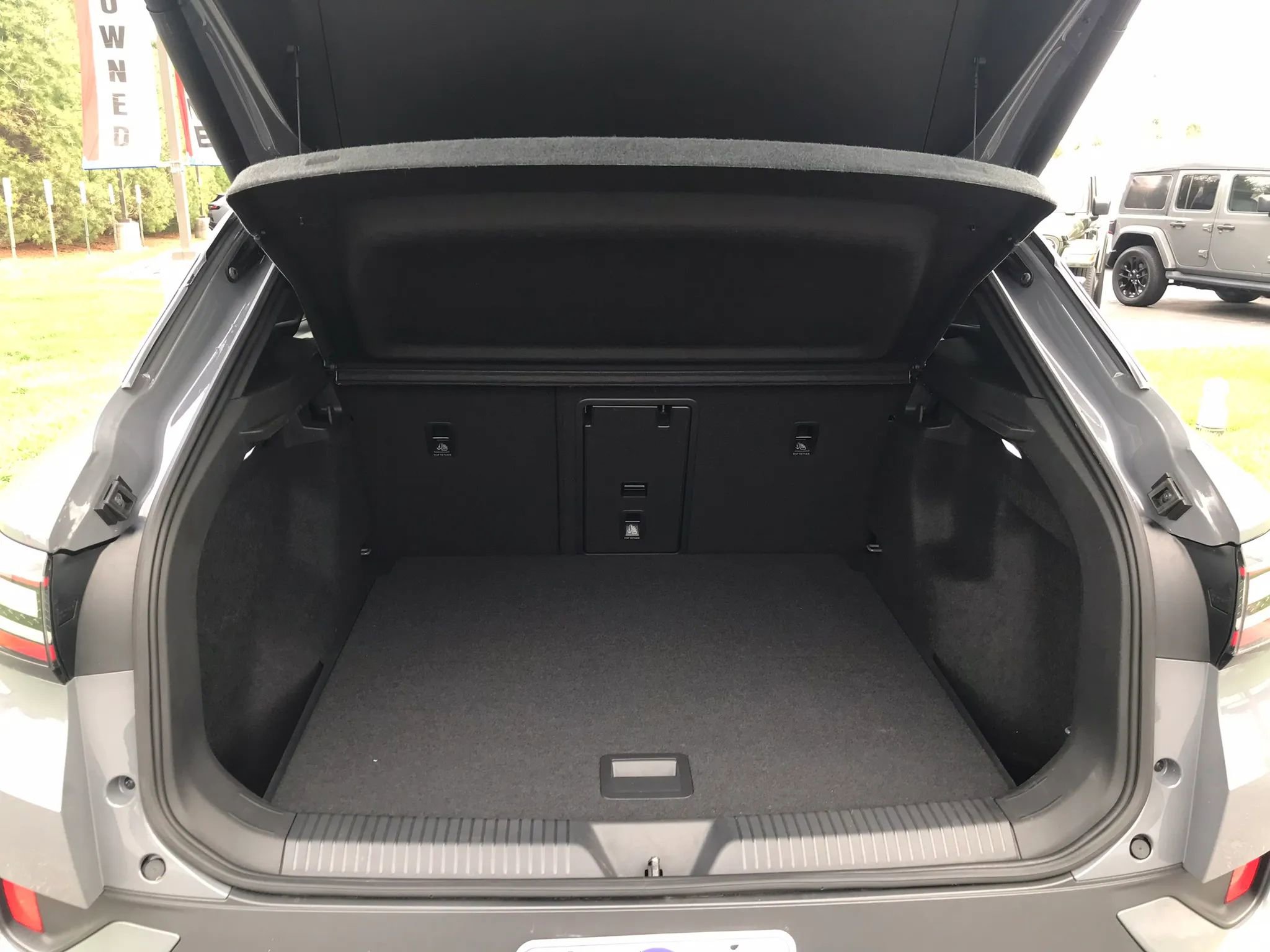 Used 2023 Volkswagen ID.4 Pro S Plus image 35