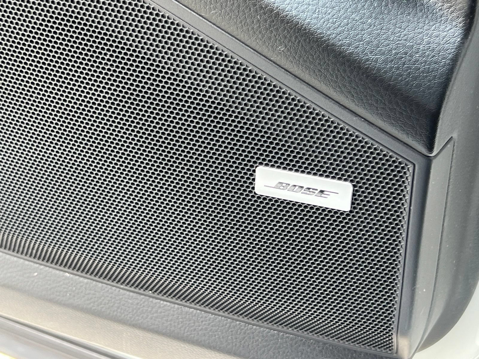 Certified 2023 Porsche Cayenne Platinum Edition AWD/4WD image 32