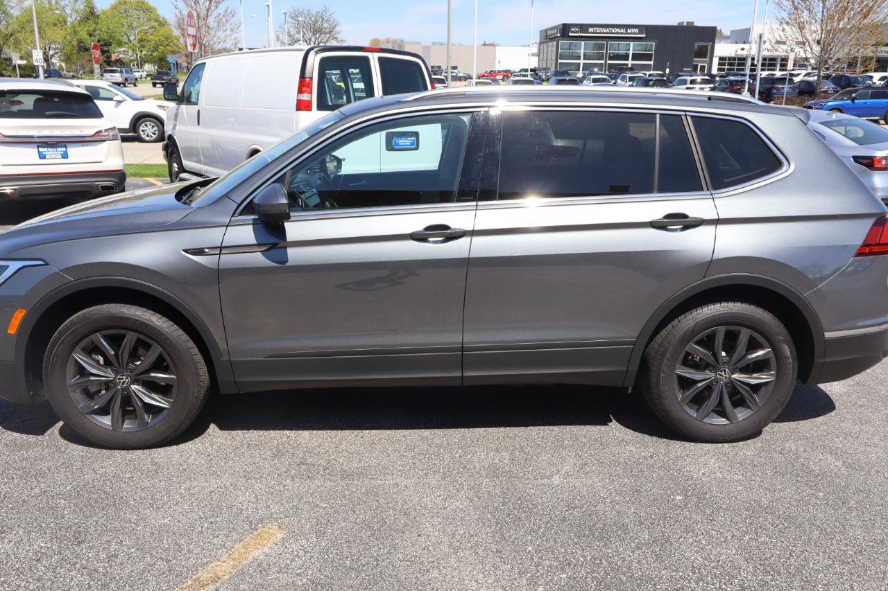 Used 2023 Volkswagen Tiguan SE AWD/4WD image 4