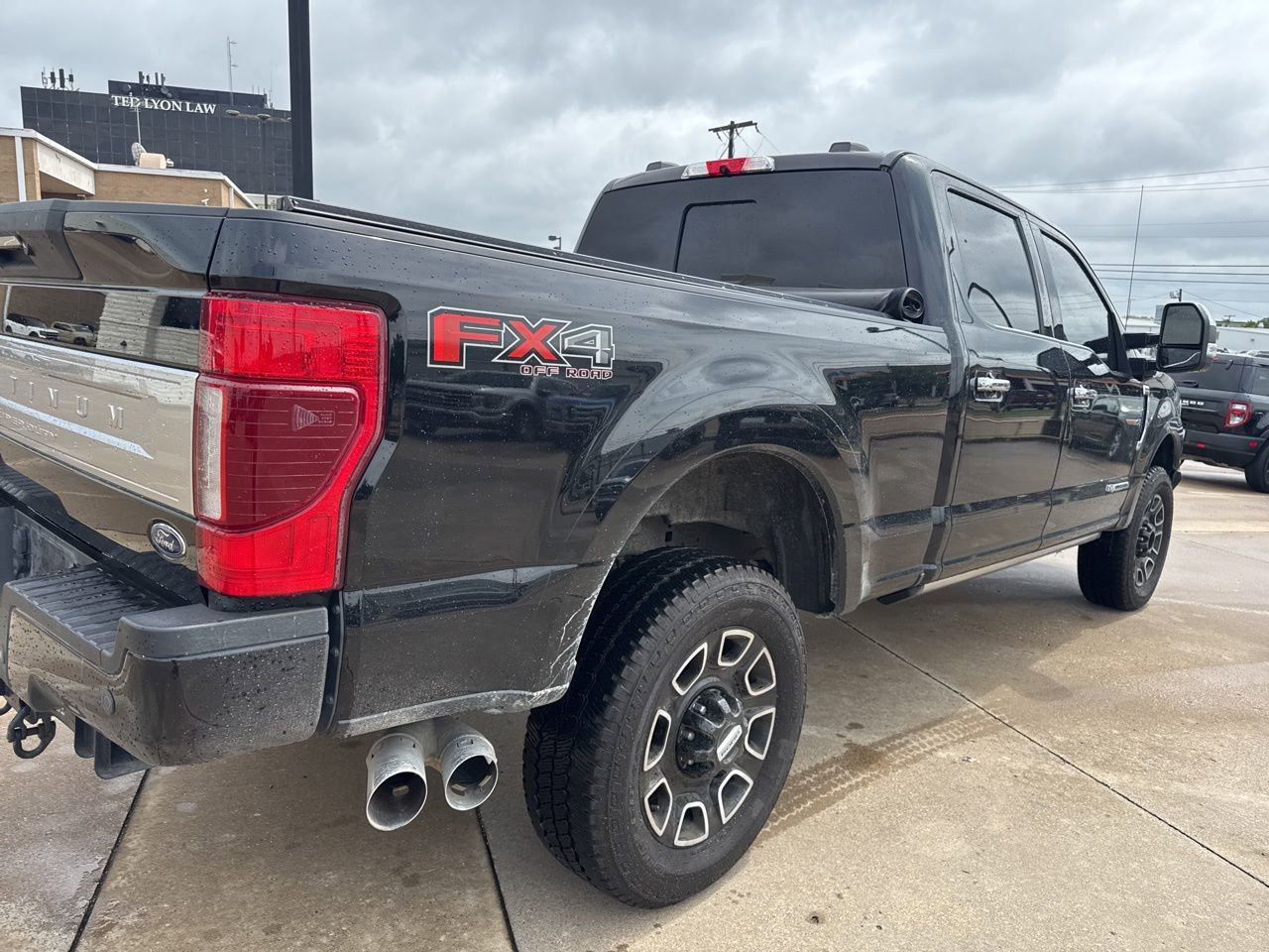 Used 2021 Ford F250 Platinum w/ FX4 Off-Road Package AWD/4WD image 6