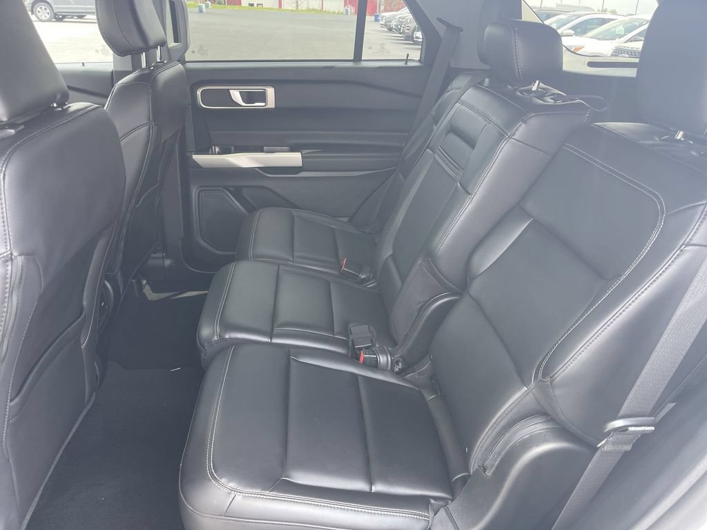 Used 2023 Ford Explorer XLT w/ Equipment Group 202A AWD/4WD image 21