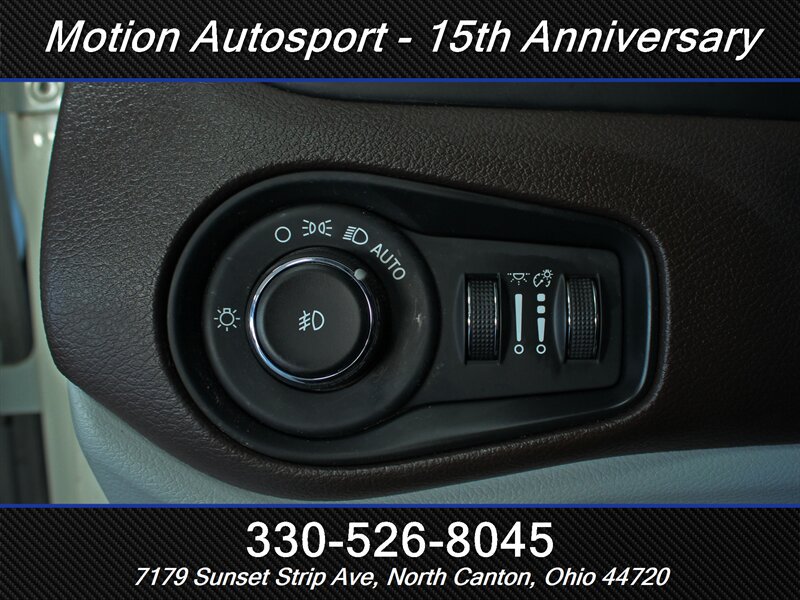 Used 2016 Jeep Renegade Limited FWD image 13