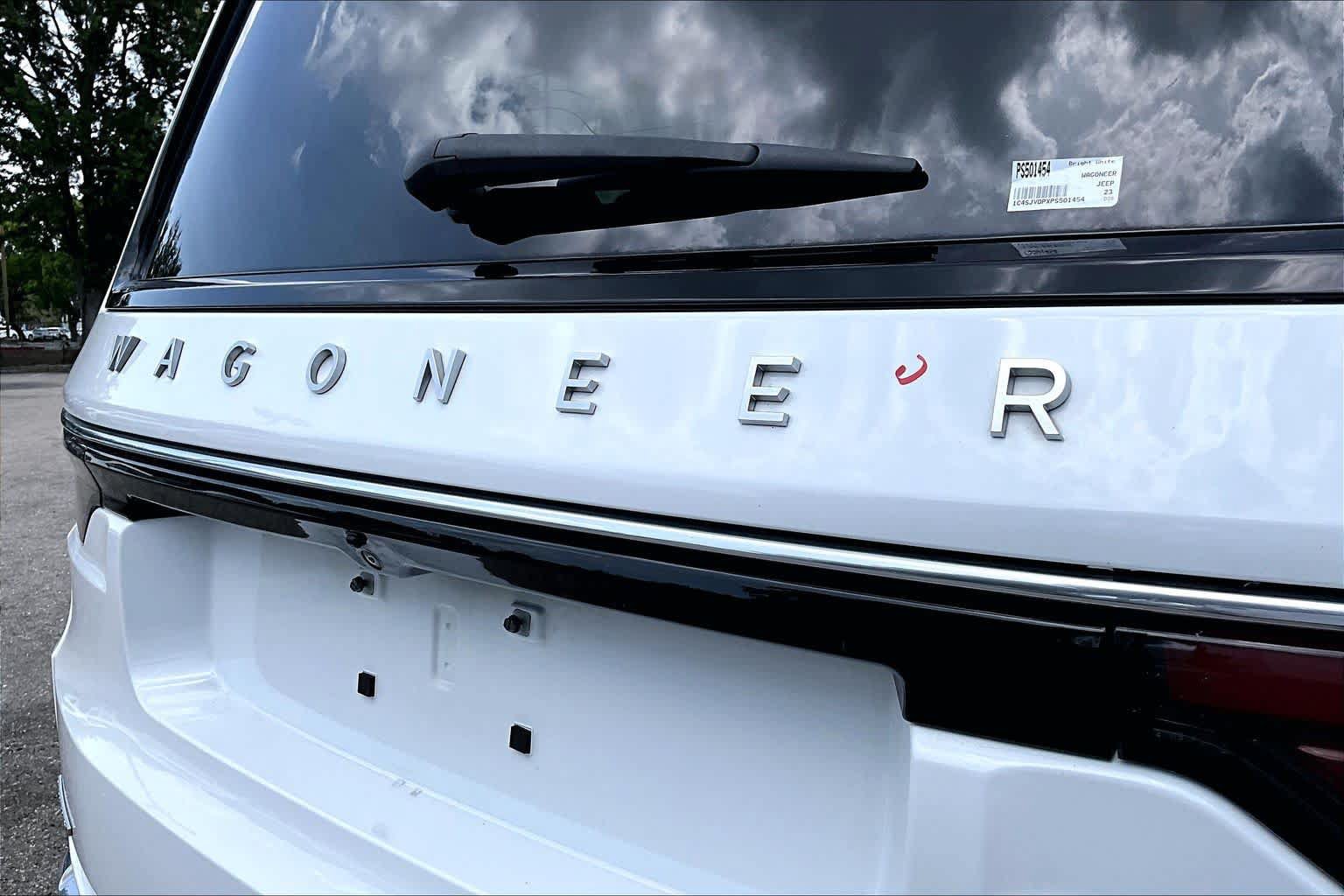 Used 2023 Jeep Wagoneer Series III w/ Convenience Group I AWD/4WD image 31