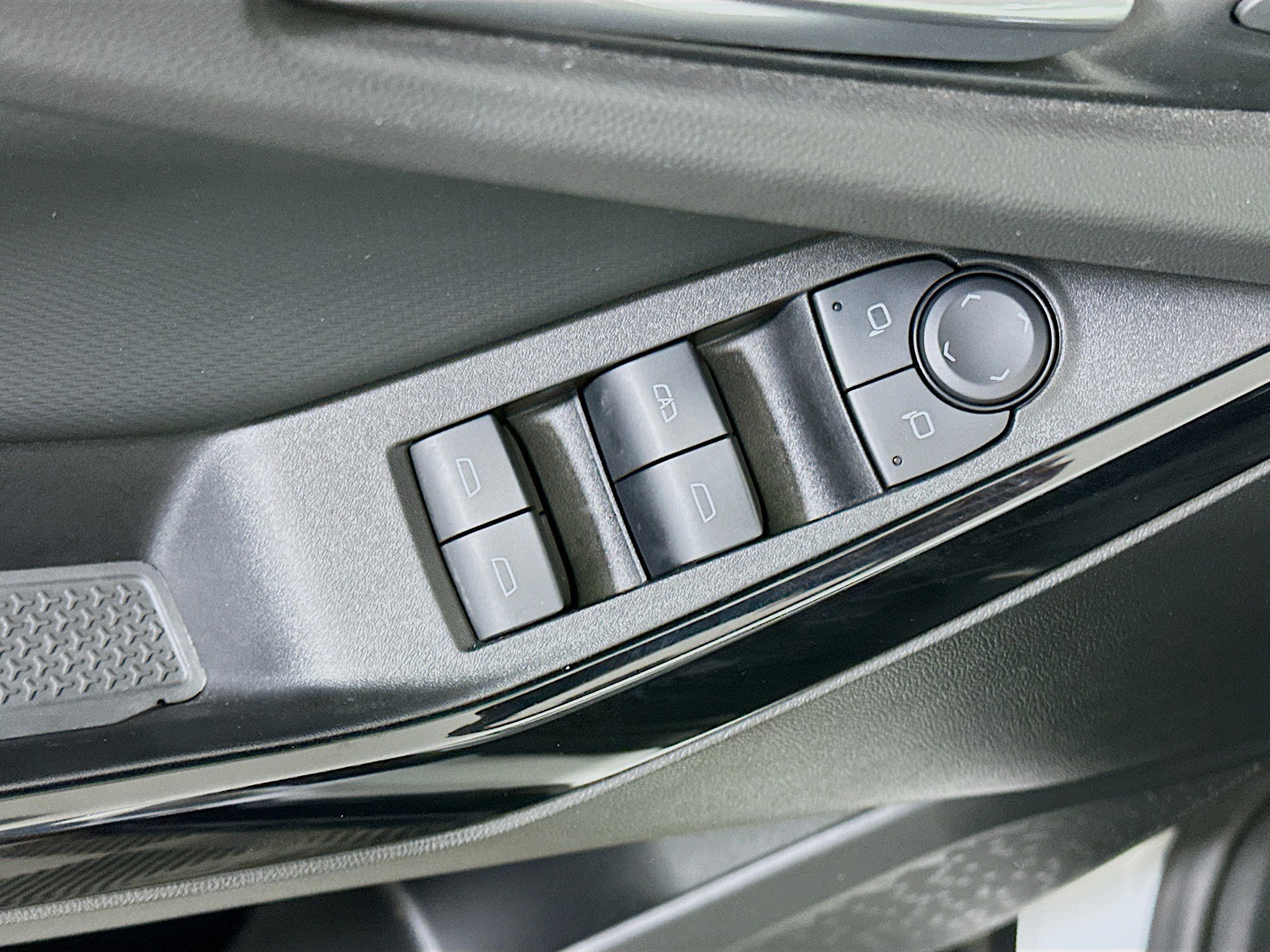 Used 2025 Chevrolet Equinox LT image 15