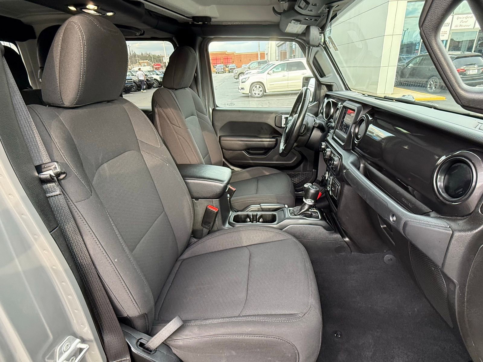 Used 2022 Jeep Gladiator Sport AWD/4WD image 16