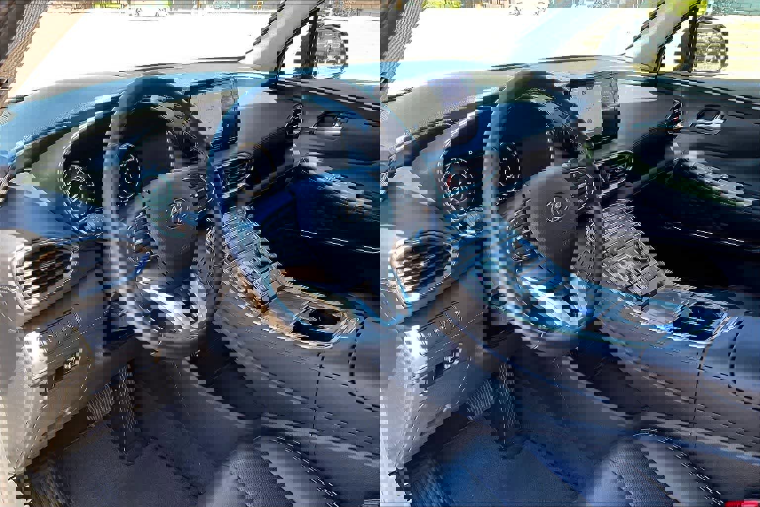 Used 2023 Hyundai Santa Fe Limited w/ Cargo Package image 2