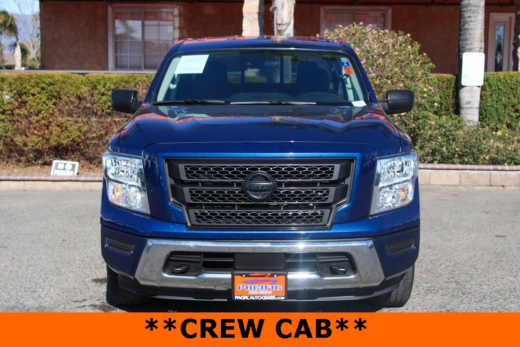 Used 2022 Nissan Titan SV image 3