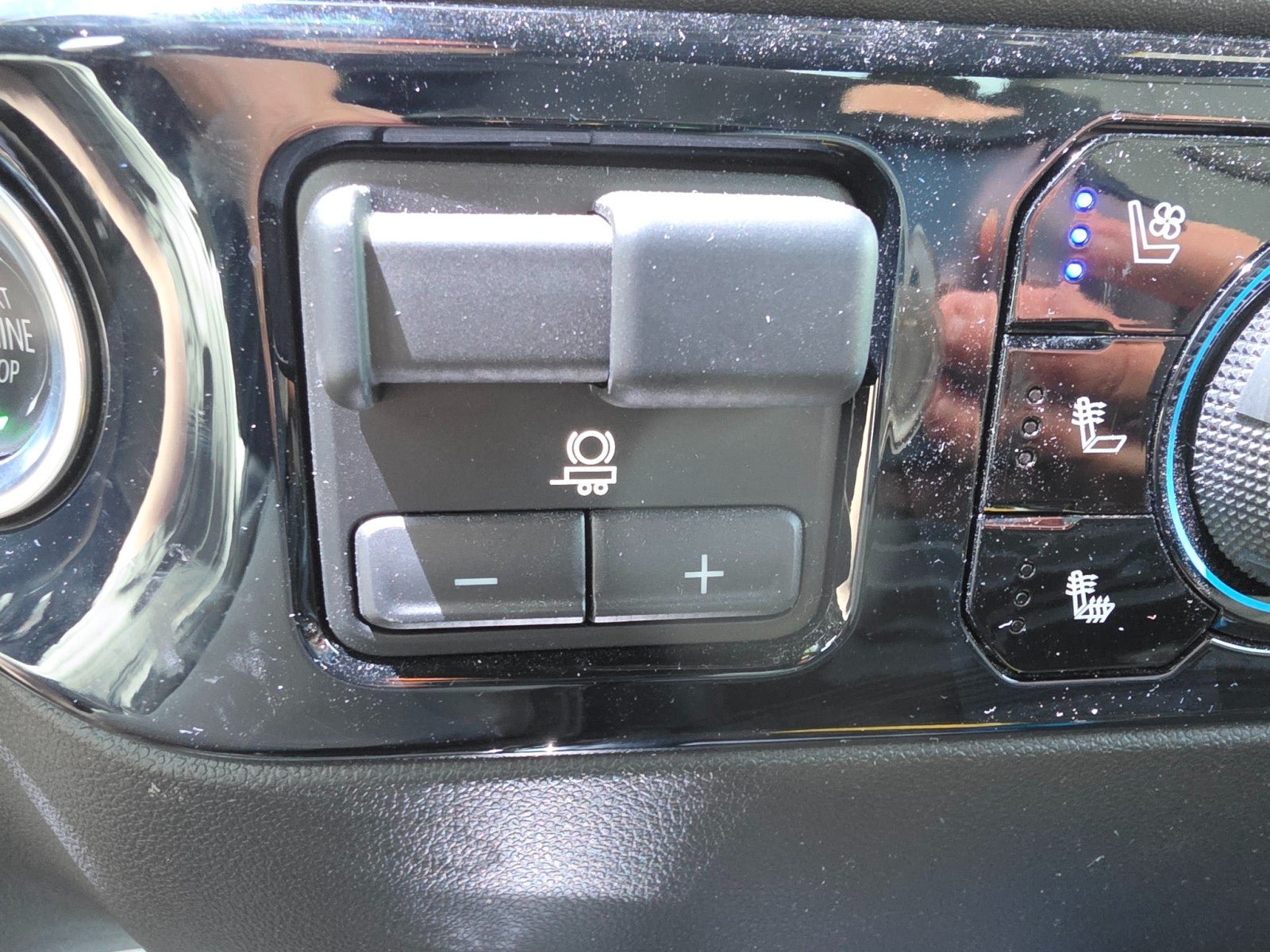 Used 2025 Chevrolet Silverado 2500 ZR2 w/ Technology Package AWD/4WD image 52