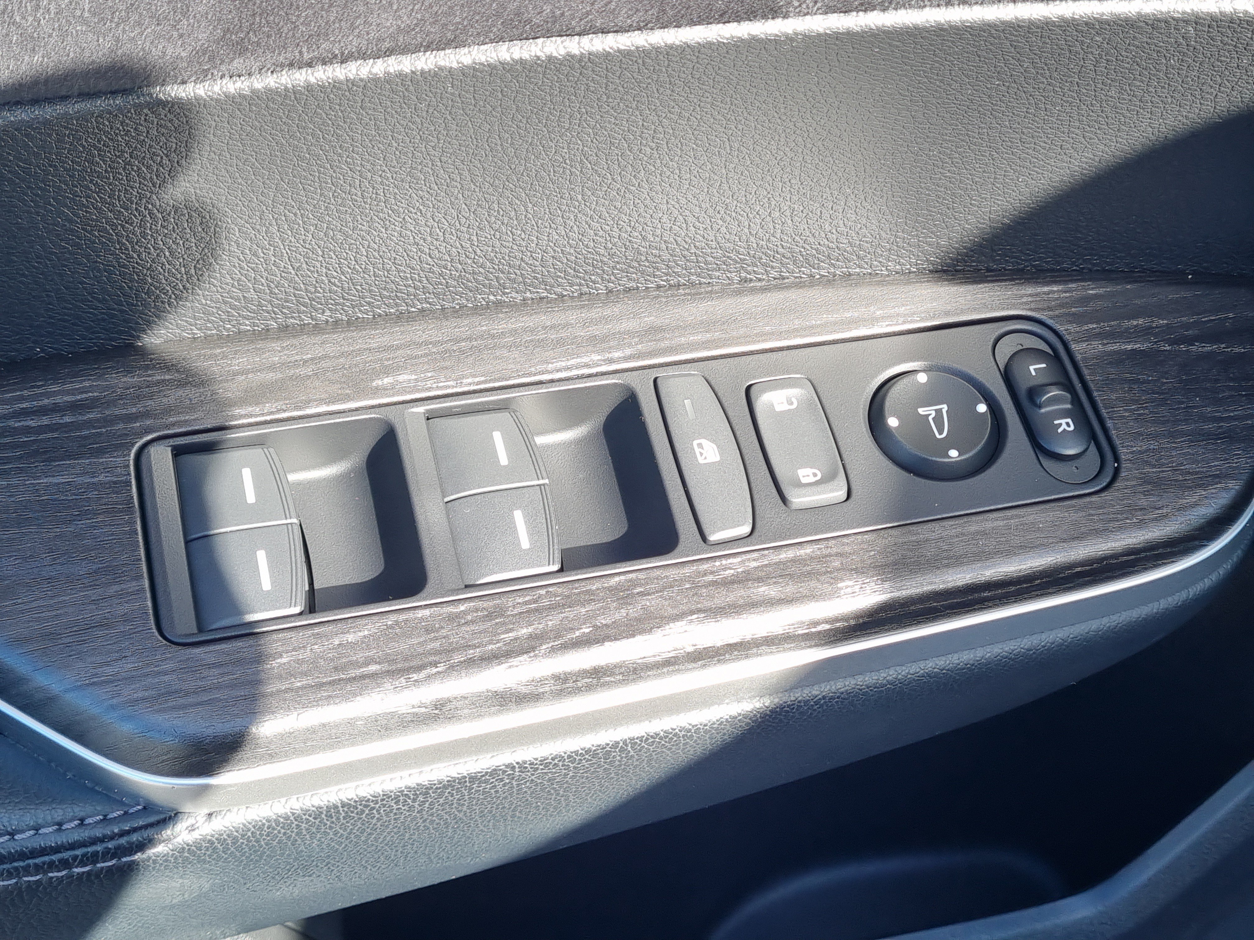 Used 2018 Honda Clarity Touring image 25