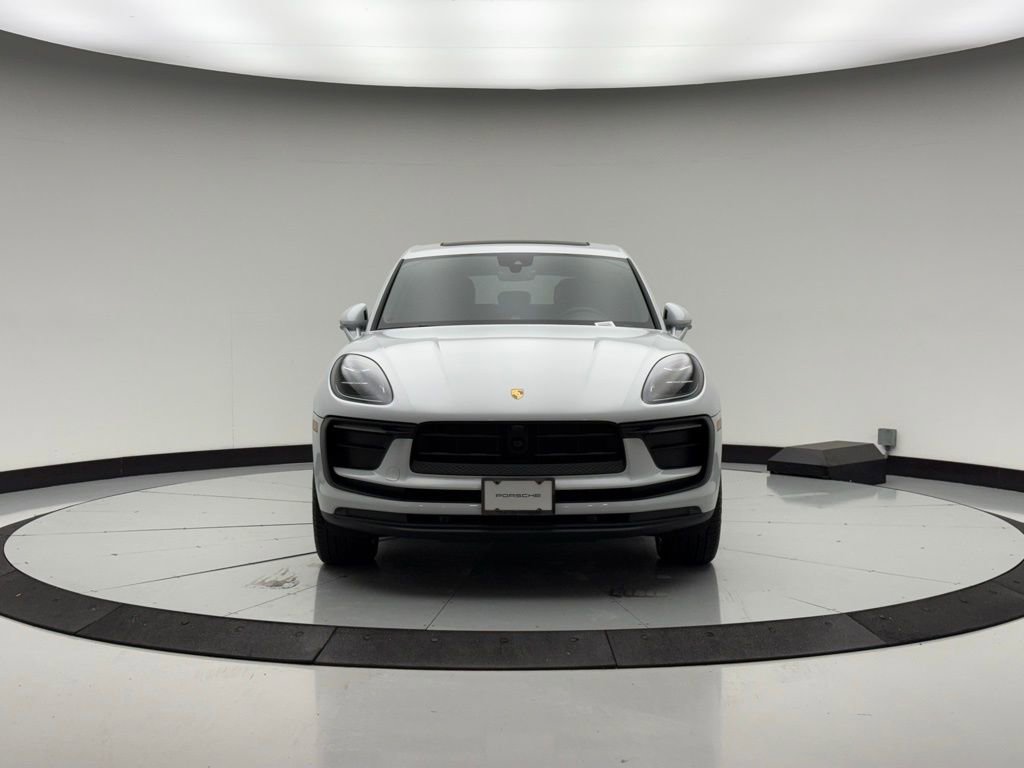 Used 2024 Porsche Macan image 6