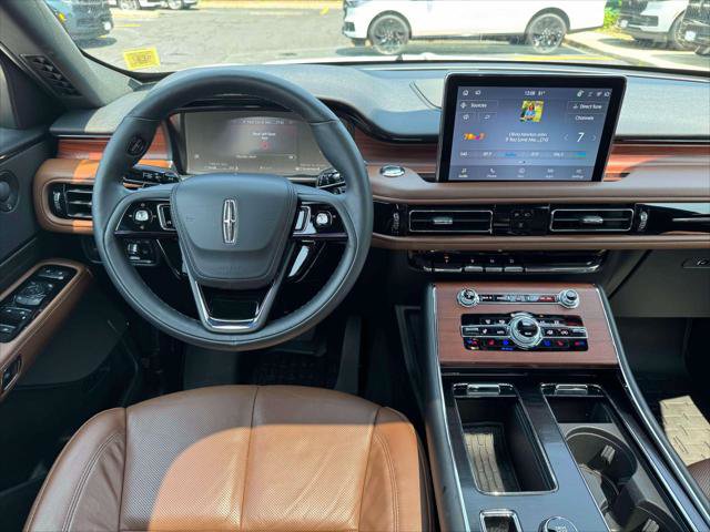 Used 2023 Lincoln Aviator Reserve w/ Elements Package Plus AWD/4WD image 19
