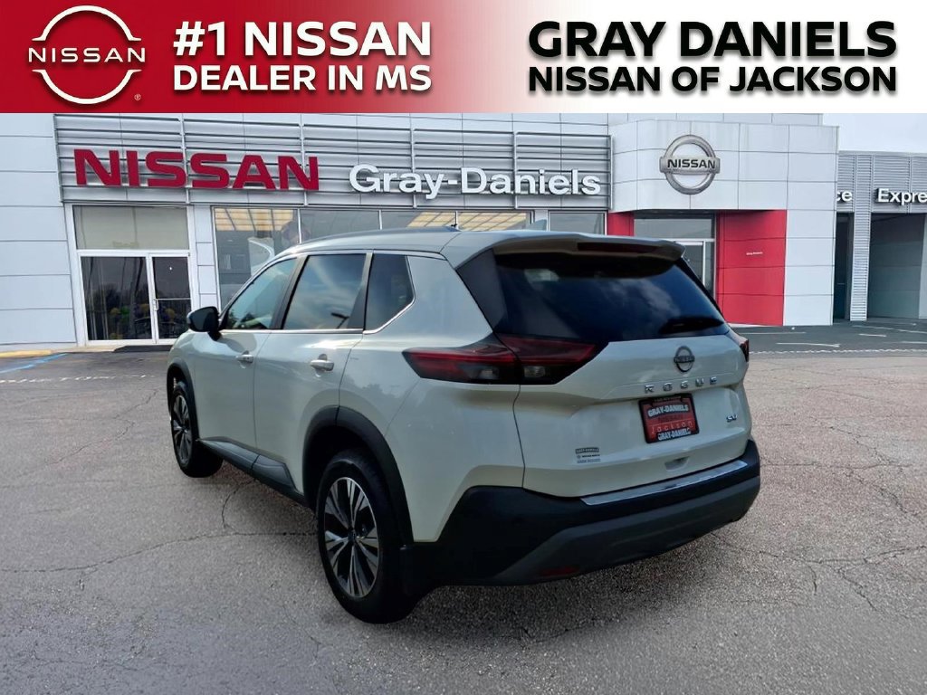 Used 2023 Nissan Rogue SV w/ SV Premium B Package FWD image 5