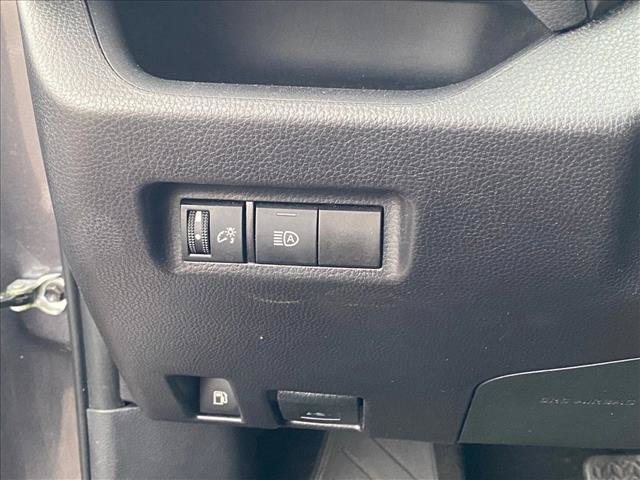 Used 2025 Toyota RAV4 XLE AWD/4WD image 12