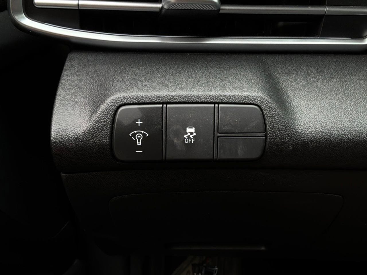 Used 2025 Hyundai Elantra SEL FWD image 22