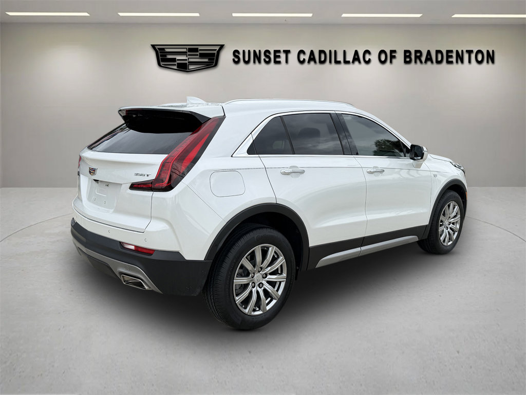 Certified 2022 Cadillac XT4 Premium Luxury w/ Enhanced Visibility Package FWD image 3