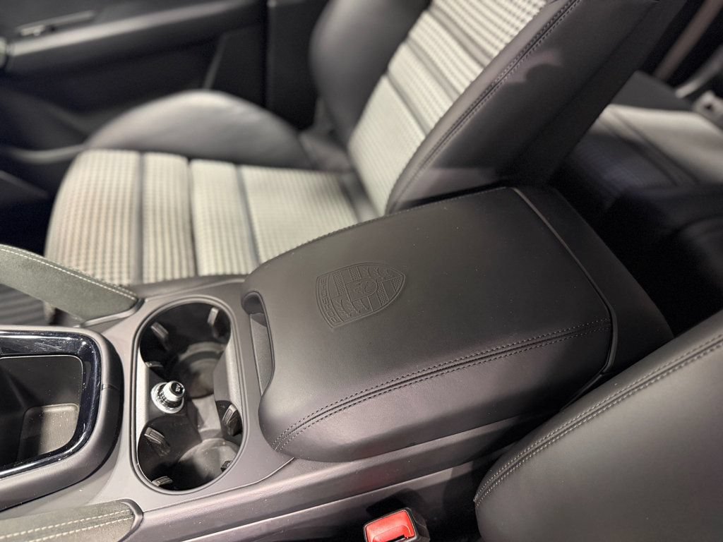 Used 2025 Porsche Cayenne Turbo AWD/4WD image 19