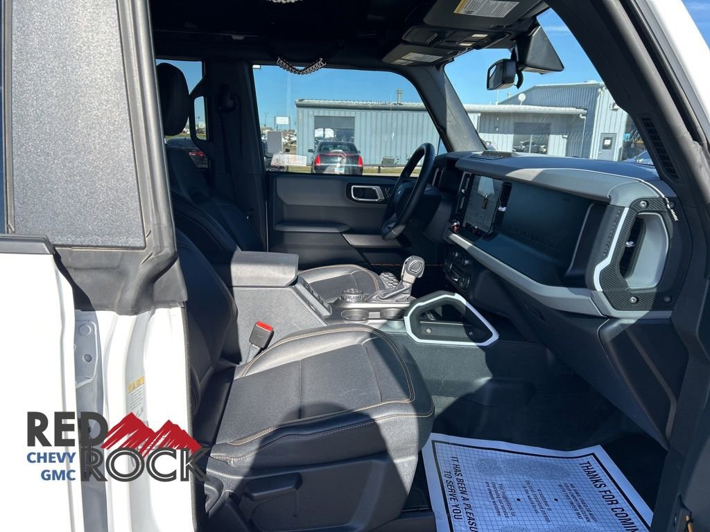 Used 2023 Ford Bronco Badlands image 11